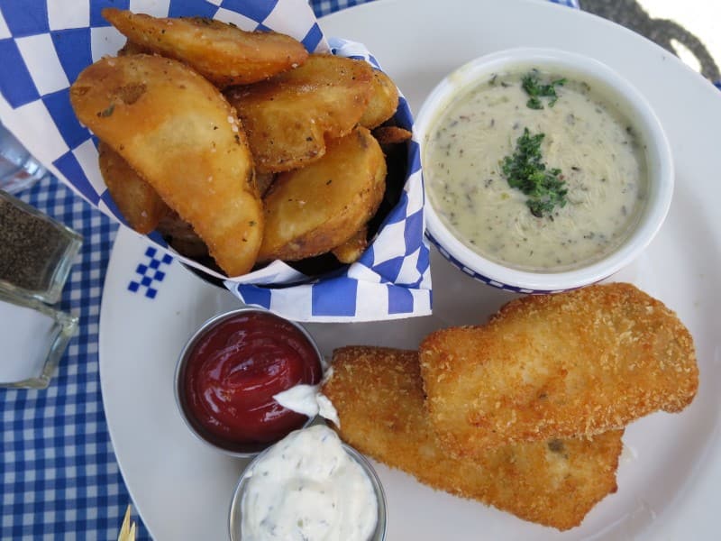 Duke's chowder house (2)